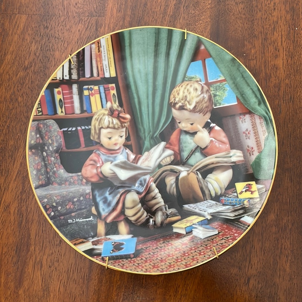Hummel “Budding Scholars” plate
